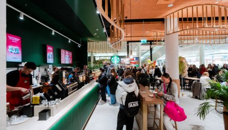 Tłumy na otwarciu Starbucksa w Galerii Słonecznej (zdjęcia)