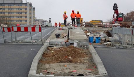 Jesienna aura nie spowolniła budowy wiaduktów na ulicy Żeromskiego  