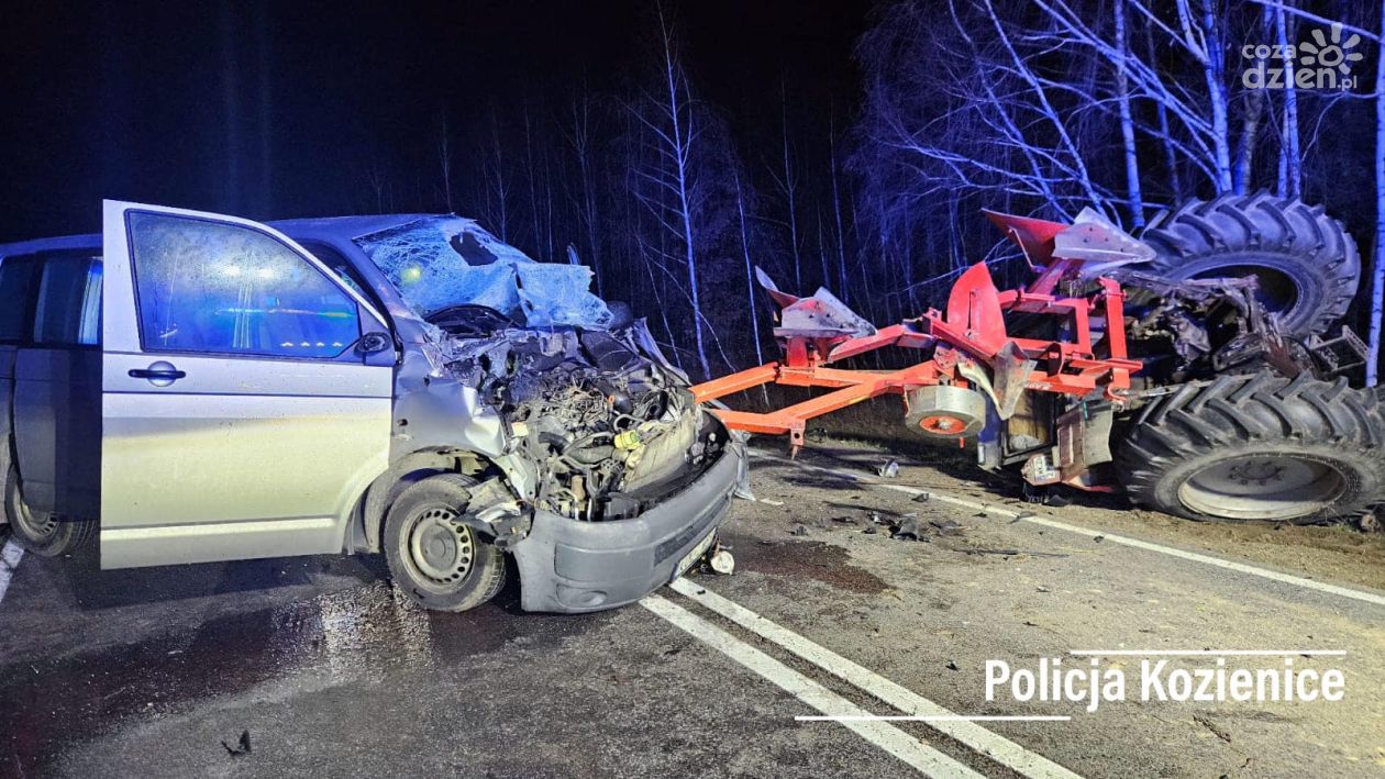 Zderzenie volkswagena z ciągnikiem rolniczym