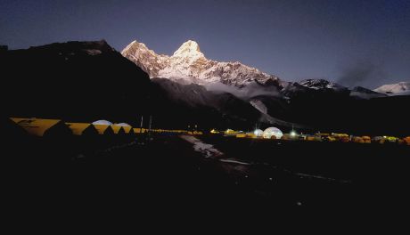 Świat z poziomu 6812 m n.p.m. Opowieść o Ama Dablam 