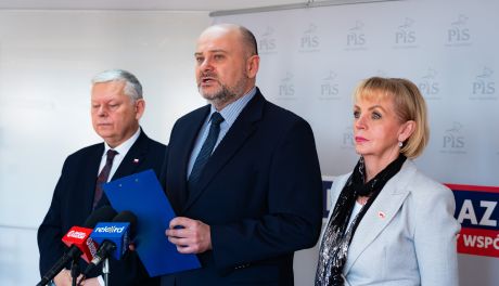 Konferencja prasowa PiS - podsumowanie roku rządów koalicji (zdjęcia)