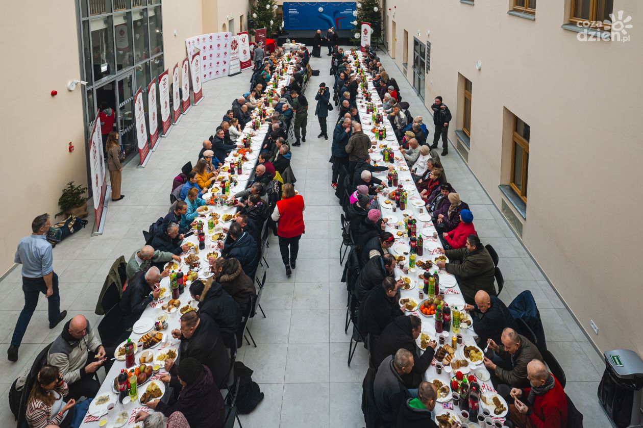 Wigilia dla samotnych i potrzebujących