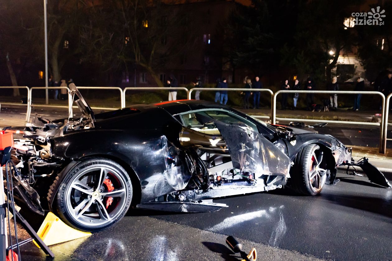 Ferrari rozbiło się w centrum Radomia