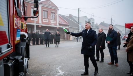 Przekazanie samochodu strażackiego dla OSP Błędów (zdjęcia)