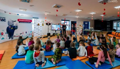 O bezpieczeństwie na drogach i kolei. Rusza edukacyjna akcja dla uczniów 