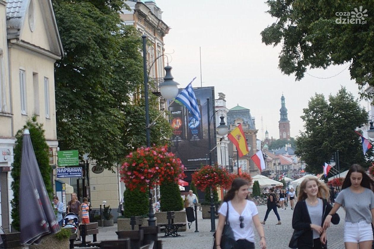 Międzynarodowe flagi w Radomiu