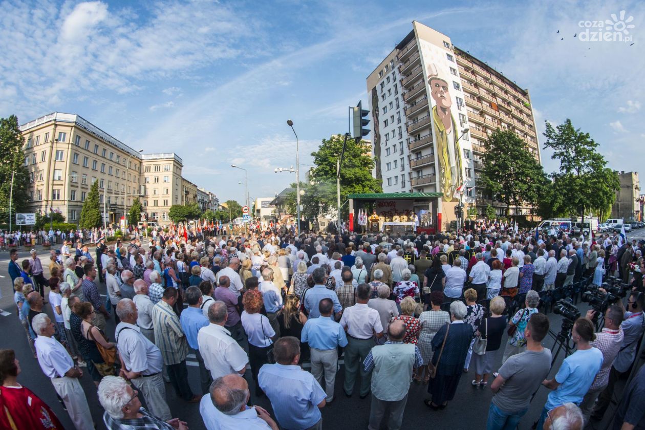 Czerwiec '76 - uroczysta msza święta