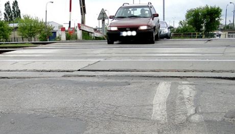 Wjechał pod pociąg. Śmiertelny wypadek pod Pionkami