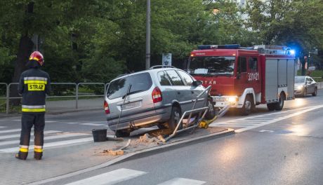 Wjechał w barierkę na ul. Kościuszki. AKTUALIZACJA