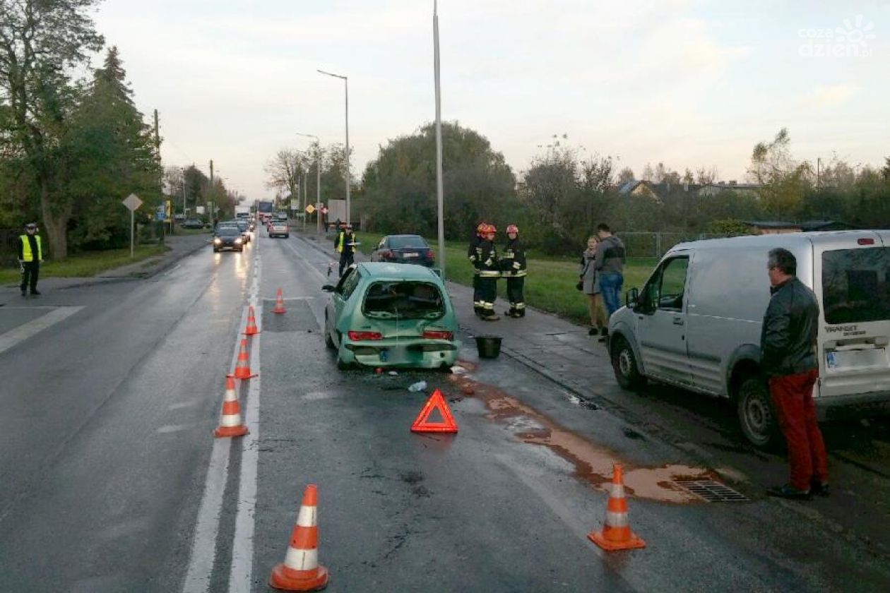 Zderzenie trzech samochodów na Przytyckiej